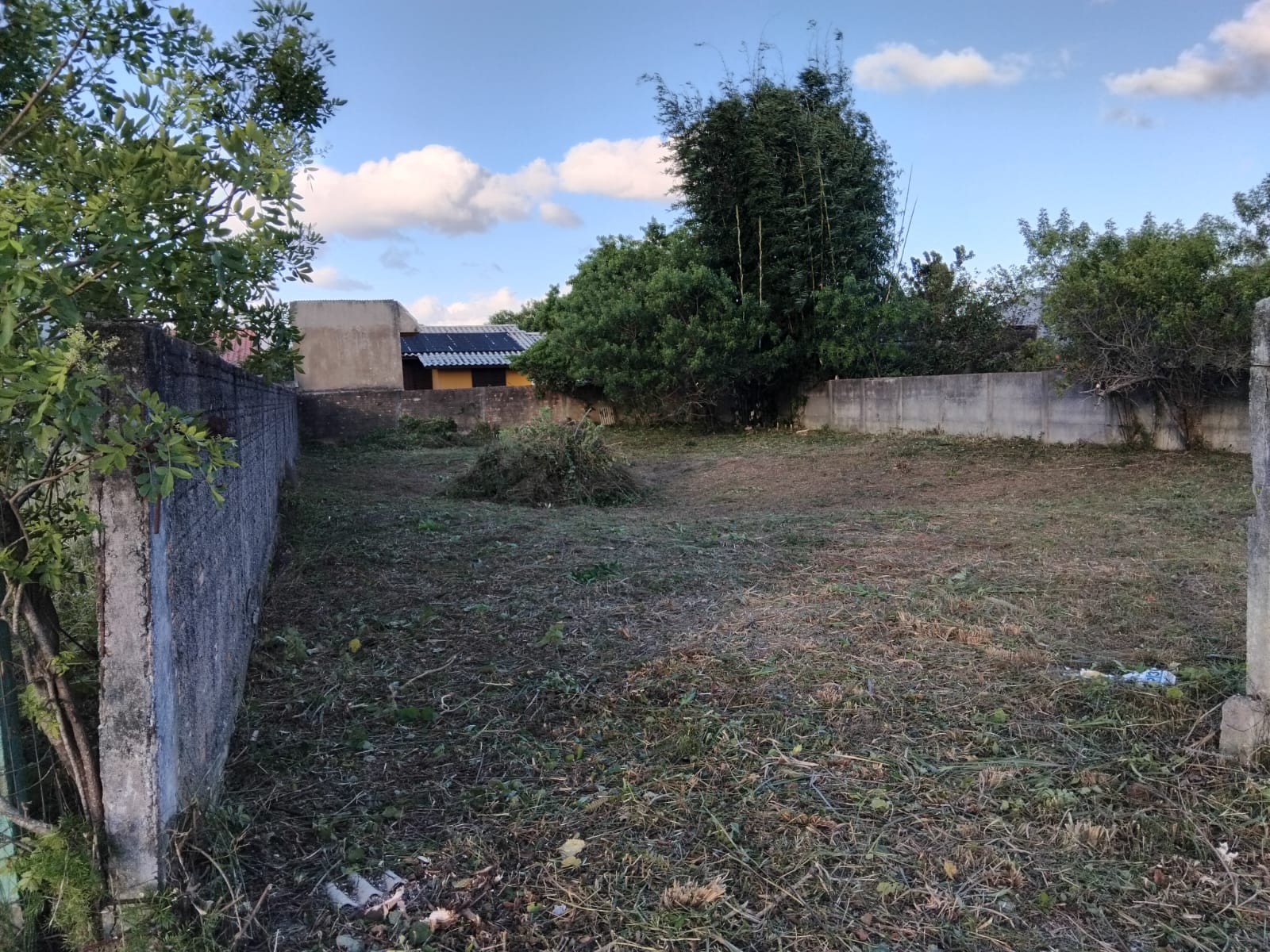 TERRENO LOCALIZADO NA PRAIA DA PINHEIRA - PALHOÇA - LOTE 123