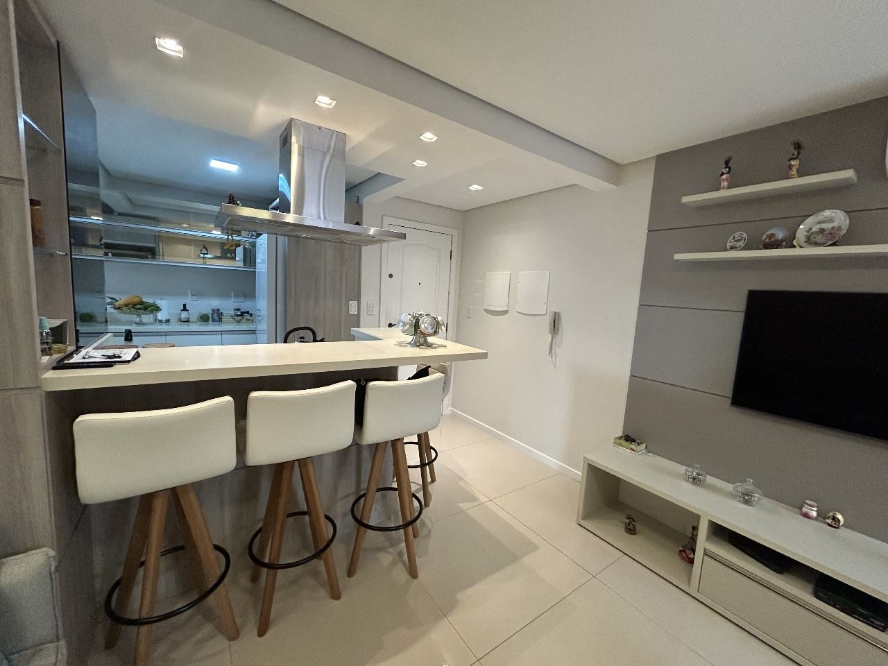 APARTAMENTO 3 DORMITÓRIOS SENDO UMA SUÍTE - ESTREITO - FLORIANÓPOLIS — foto 1