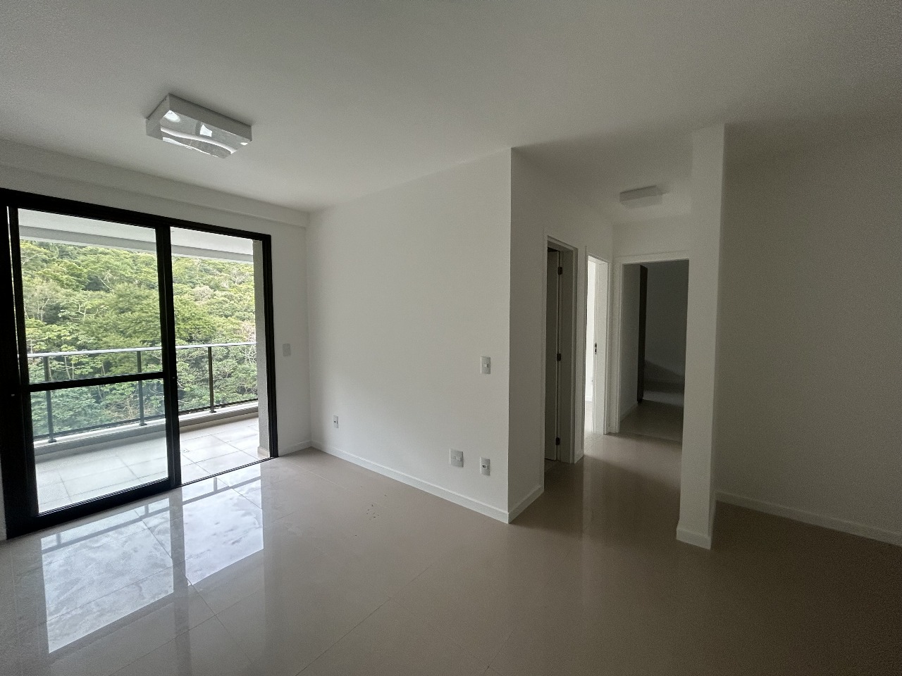 APARTAMENTO 2 DORMITÓRIOS SENDO UMA SUÍTE - ITACORUBI - FLORIANÓPOLIS