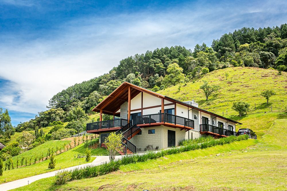 CASA NOVA ALTO PADRÃO - 4 DORMITÓRIOS - RANCHO QUEIMADO — foto 1