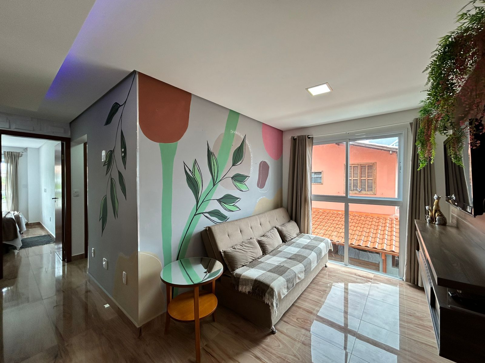 APARTAMENTO 2 DORMITÓRIOS SENDO UMA SUÍTE - CAMPECHE - FLORIANÓPOLIS