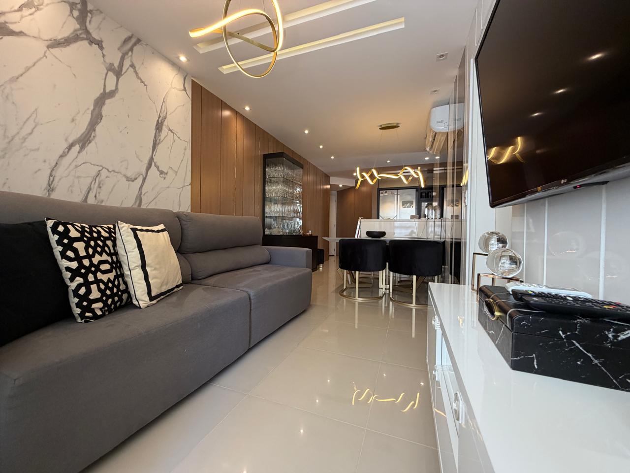 APARTAMENTO 2 DORMITÓRIOS SENDO 1 SUÍTE- ABRAÃO - FLORIANÓPOLIS