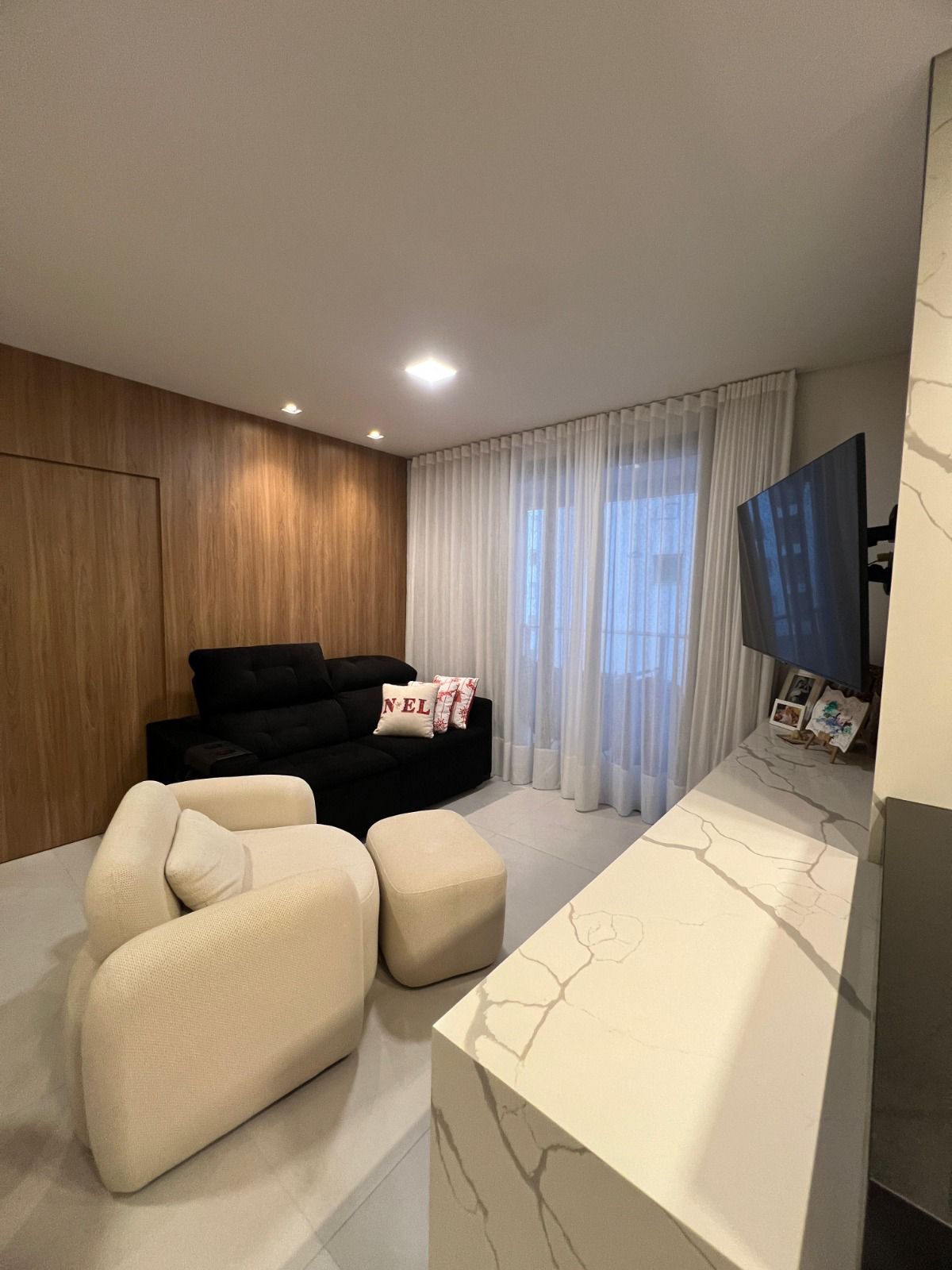 APARTAMENTO COMPLETO 2 SUÍTES - CÓRREGO GRANDE - FLORIANÓPOLIS