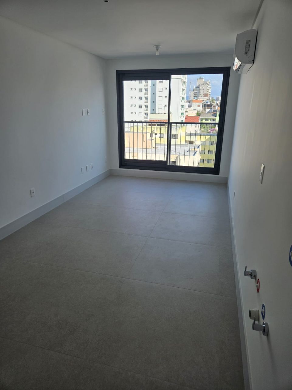 D/MYS - 1 DORMITÓRIO - ESTREITO - FLORIANÓPOLIS — foto 1